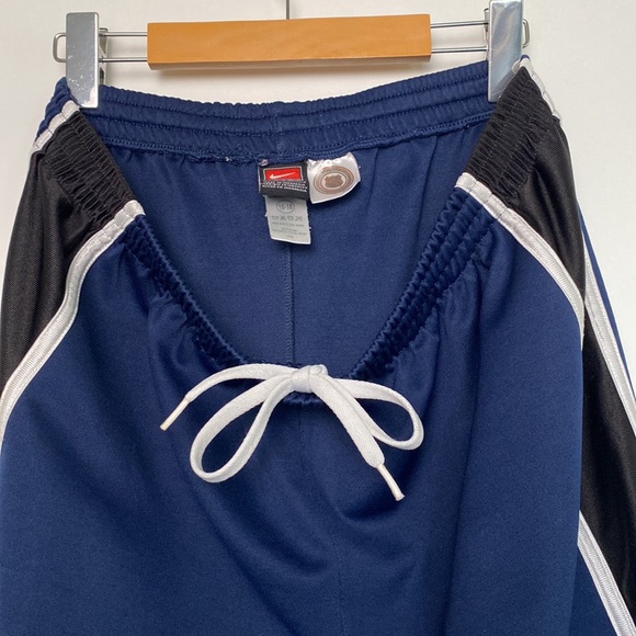 Vintage 90s Maple Leafs Nike Team NHL Shorts Men Small Blue Black Toronto Logo - Picture 9 of 16